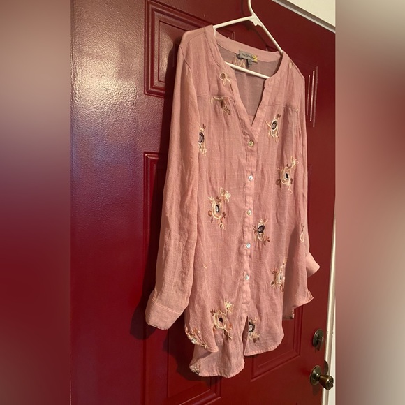 Figueroa & Flower Women's Sheer Flower Embroidered Button Up Blouse Size 1X - Picture 3 of 15